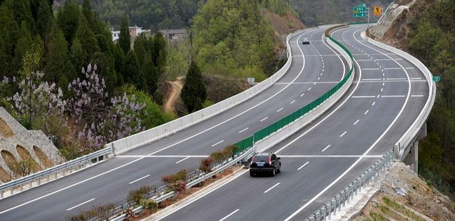 受強(qiáng)降雨影響，河南境內(nèi)25條高速公路31個(gè)路段封閉